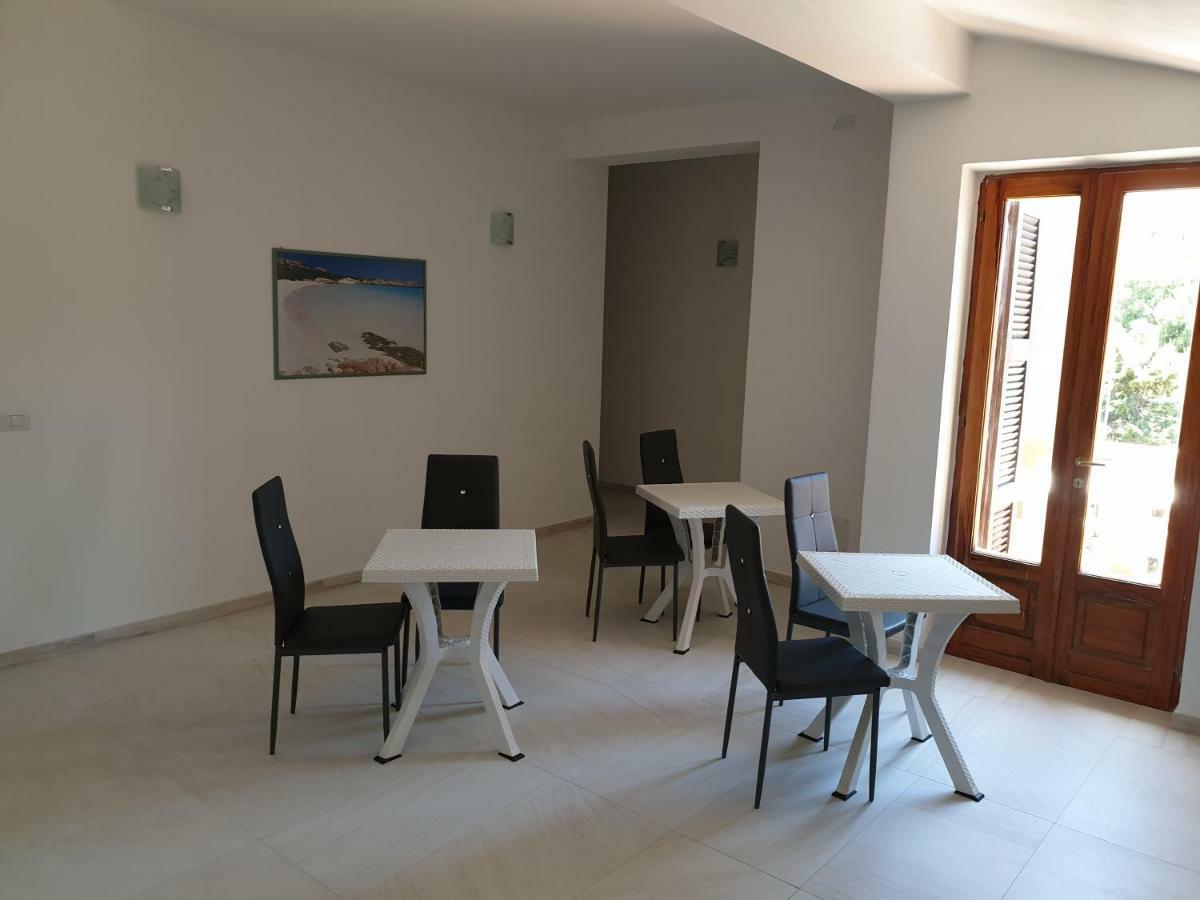 Tra Rocce E Mare Bed & Breakfast *