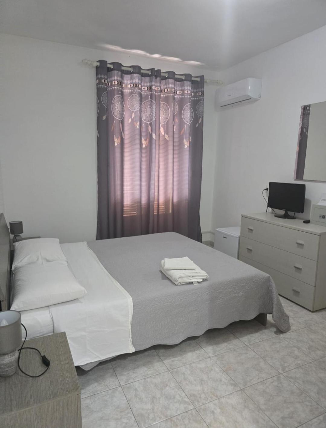 Bed and breakfast Tra Rocce E Mare *