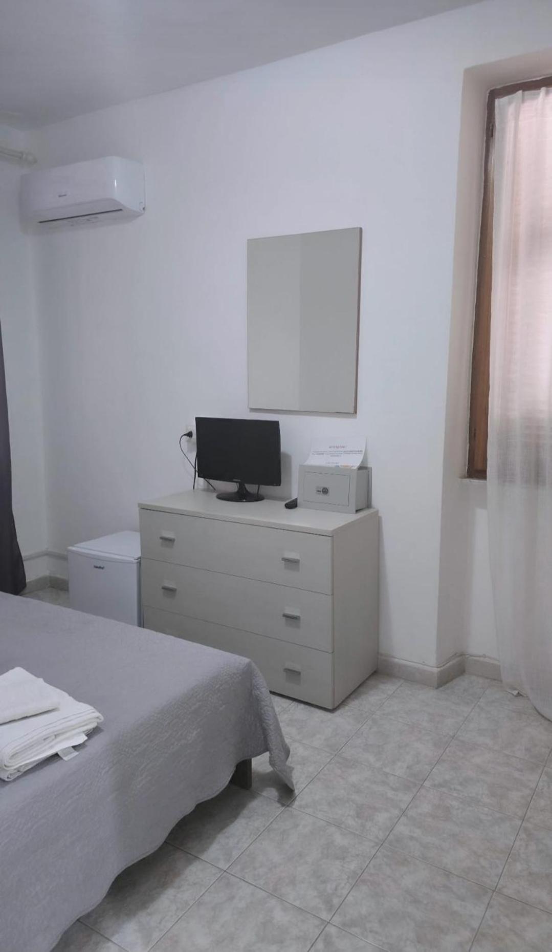 Bed and breakfast Tra Rocce E Mare La Maddalena (Sassari)